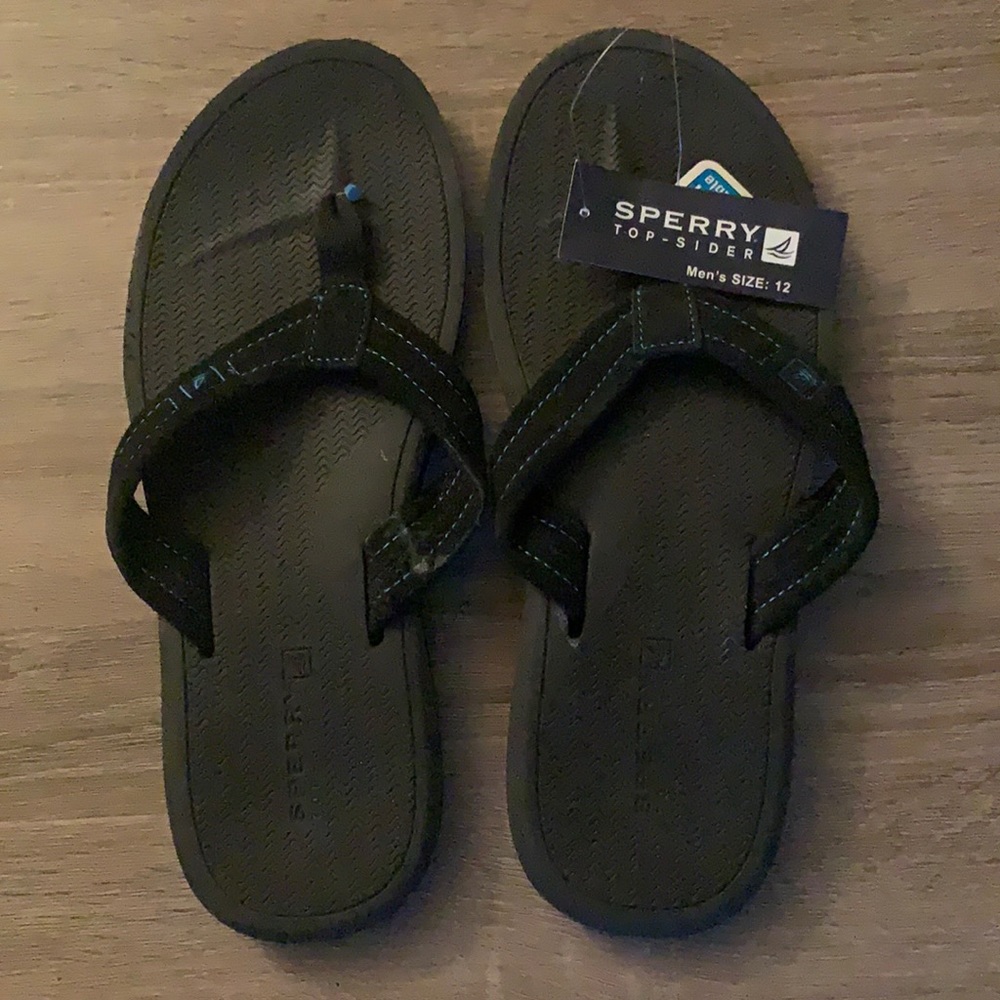 Sperry flip flops